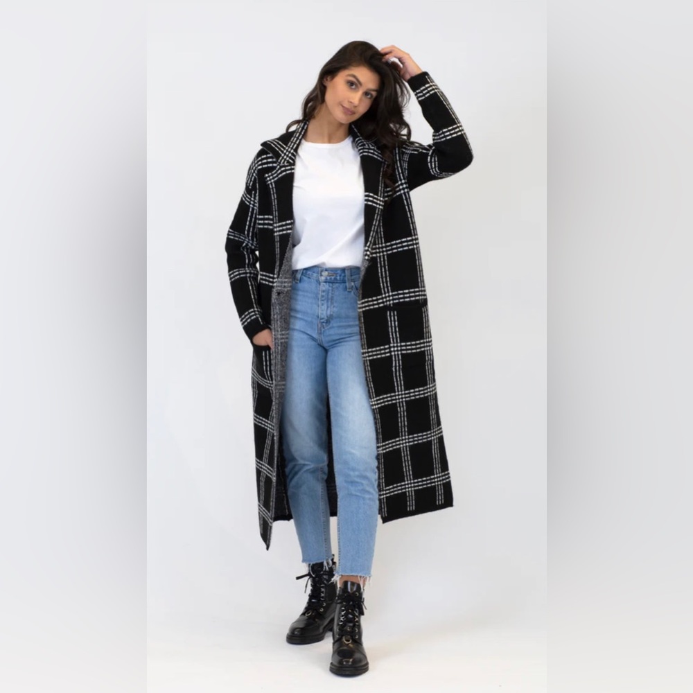 Lyla + Luxe Jimmi Printed Long Coat w/ Pockets | Black w/ White Stitch